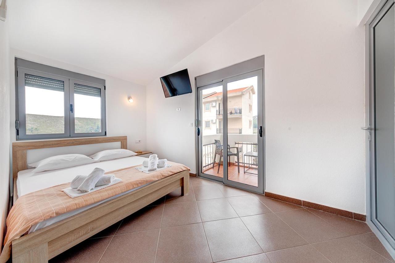 Delfin Apartments ストモレ エクステリア 写真