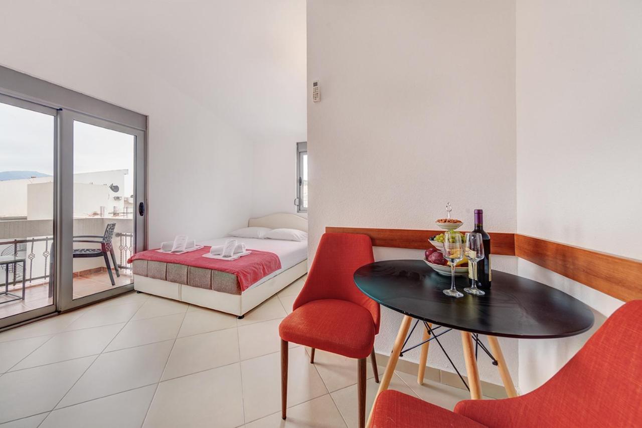Delfin Apartments ストモレ エクステリア 写真