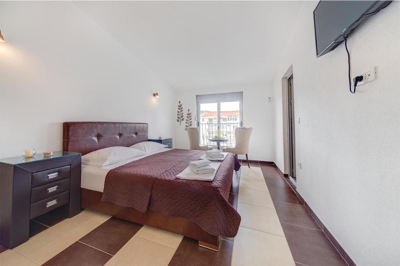 Delfin Apartments ストモレ エクステリア 写真