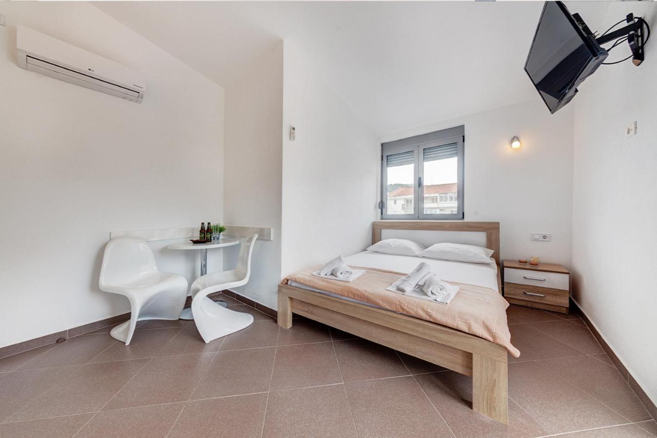 Delfin Apartments ストモレ エクステリア 写真