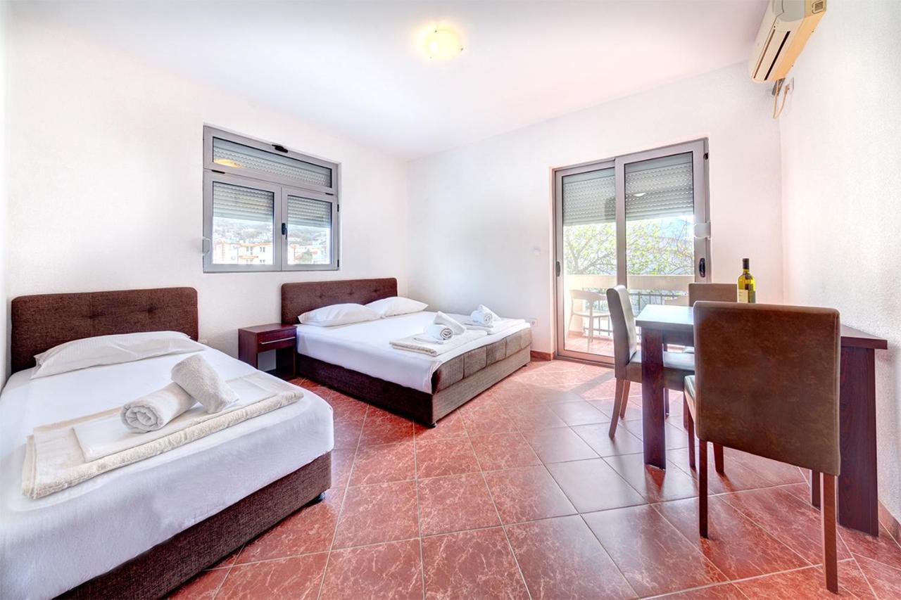 Delfin Apartments ストモレ エクステリア 写真