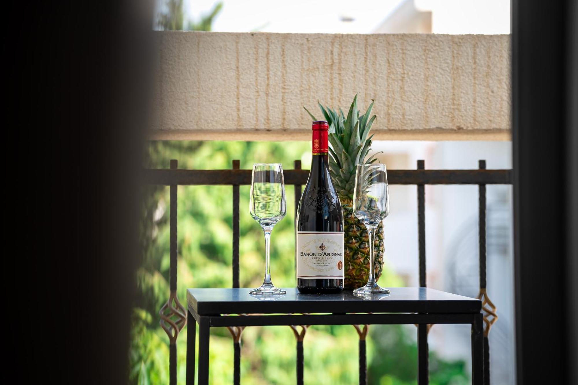 Delfin Apartments ストモレ エクステリア 写真