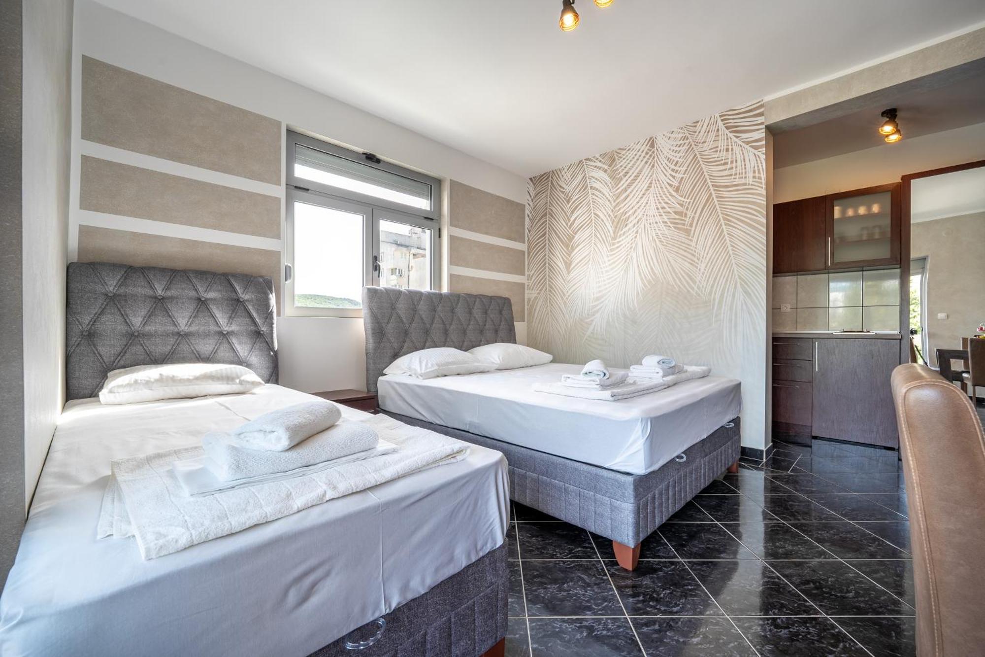 Delfin Apartments ストモレ エクステリア 写真