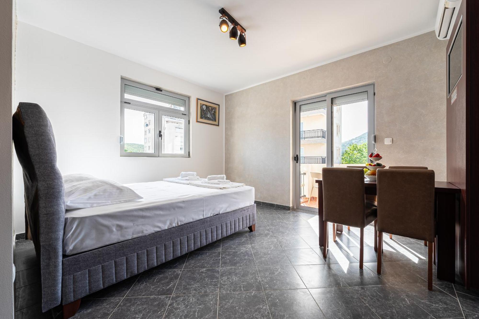 Delfin Apartments ストモレ エクステリア 写真